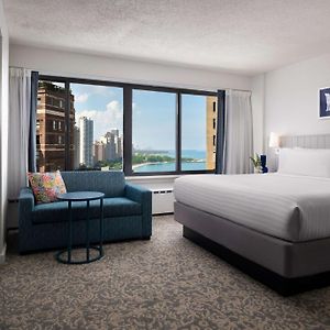 Lake View Studio Suite King